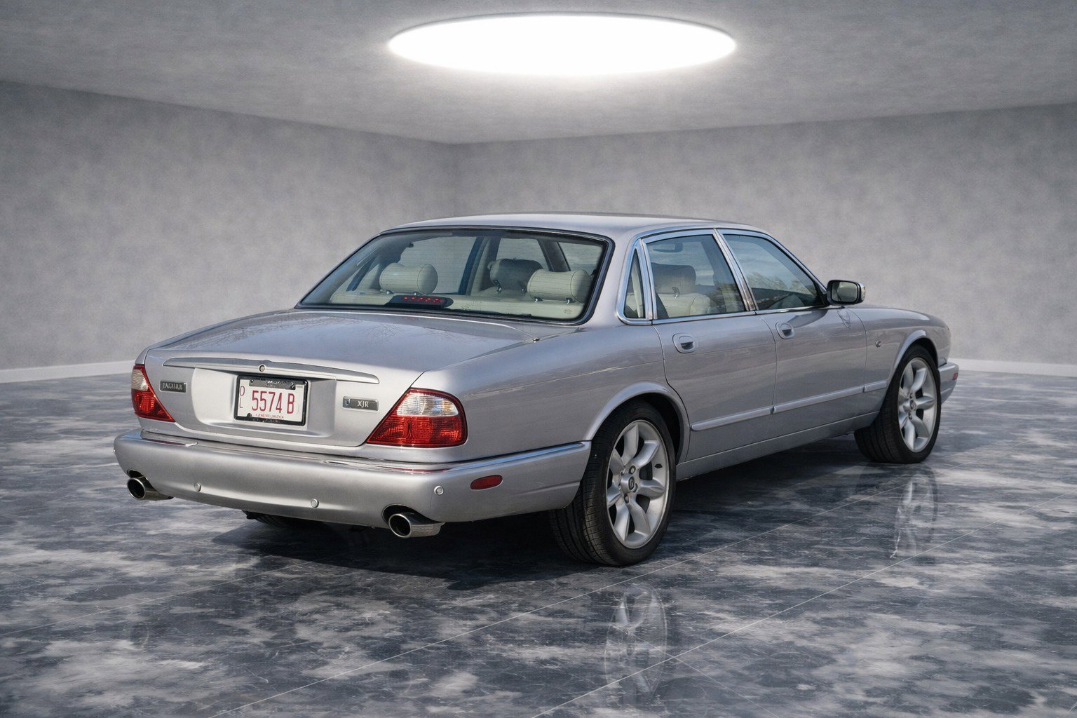 Used 2002 Jaguar XJ8 image 5