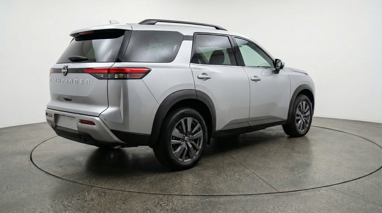 Used 2025 Nissan Pathfinder SV image 9
