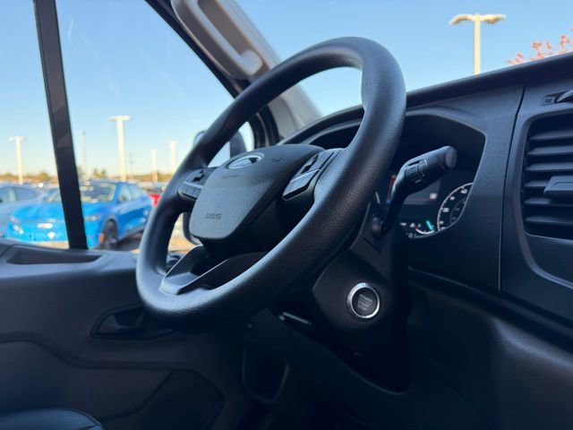 New 2024 Ford E-Transit Low Roof image 31