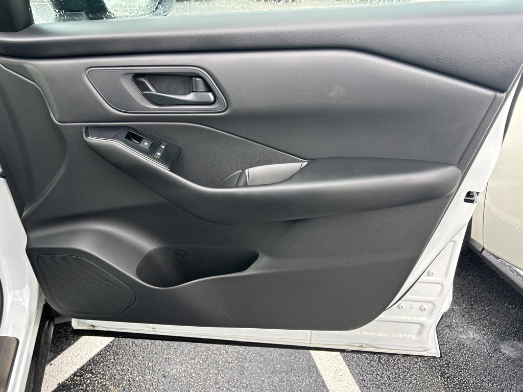 Certified 2025 Nissan Rogue S FWD image 41