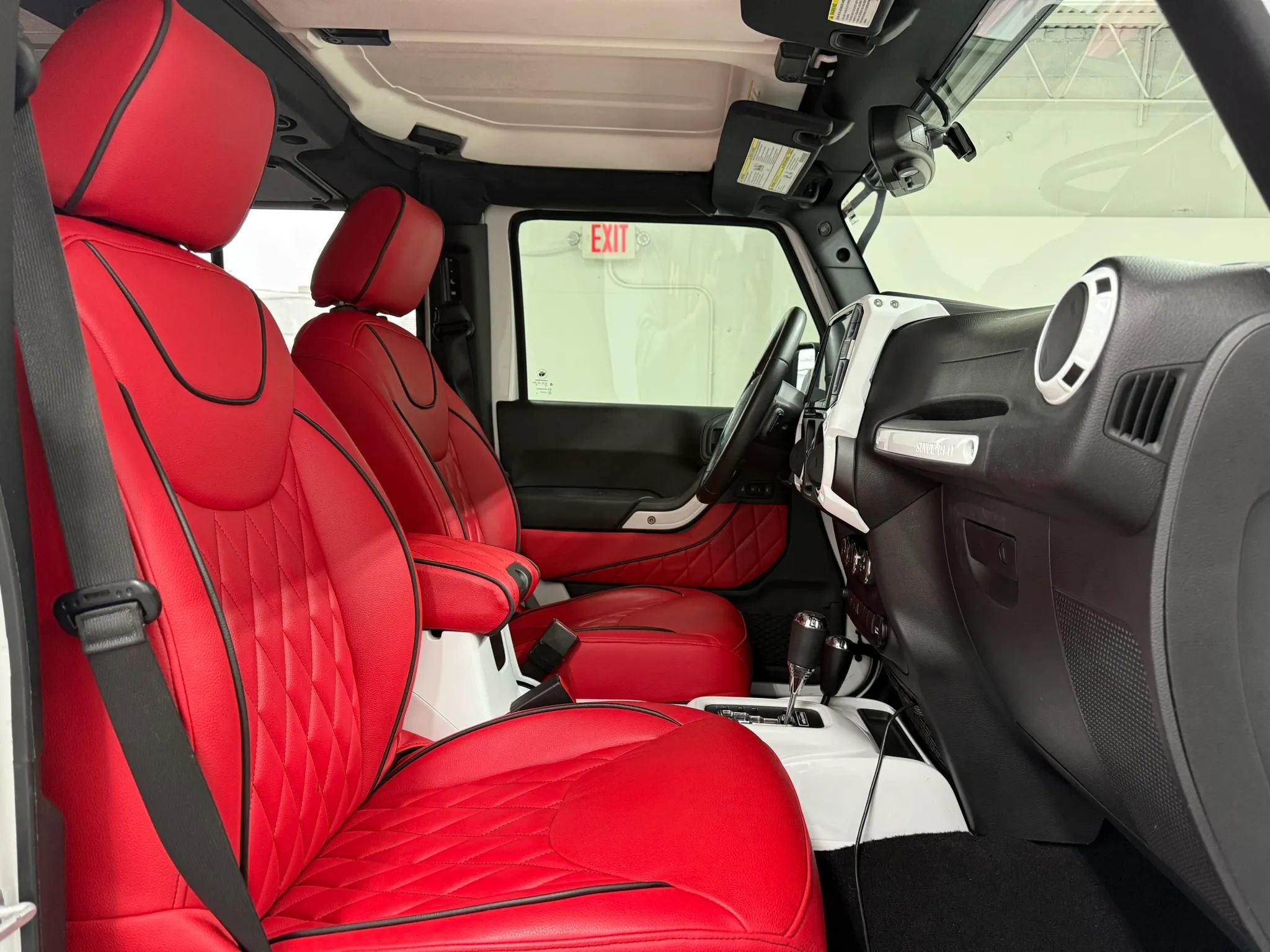 Used 2018 Jeep Wrangler Unlimited Sport S image 30