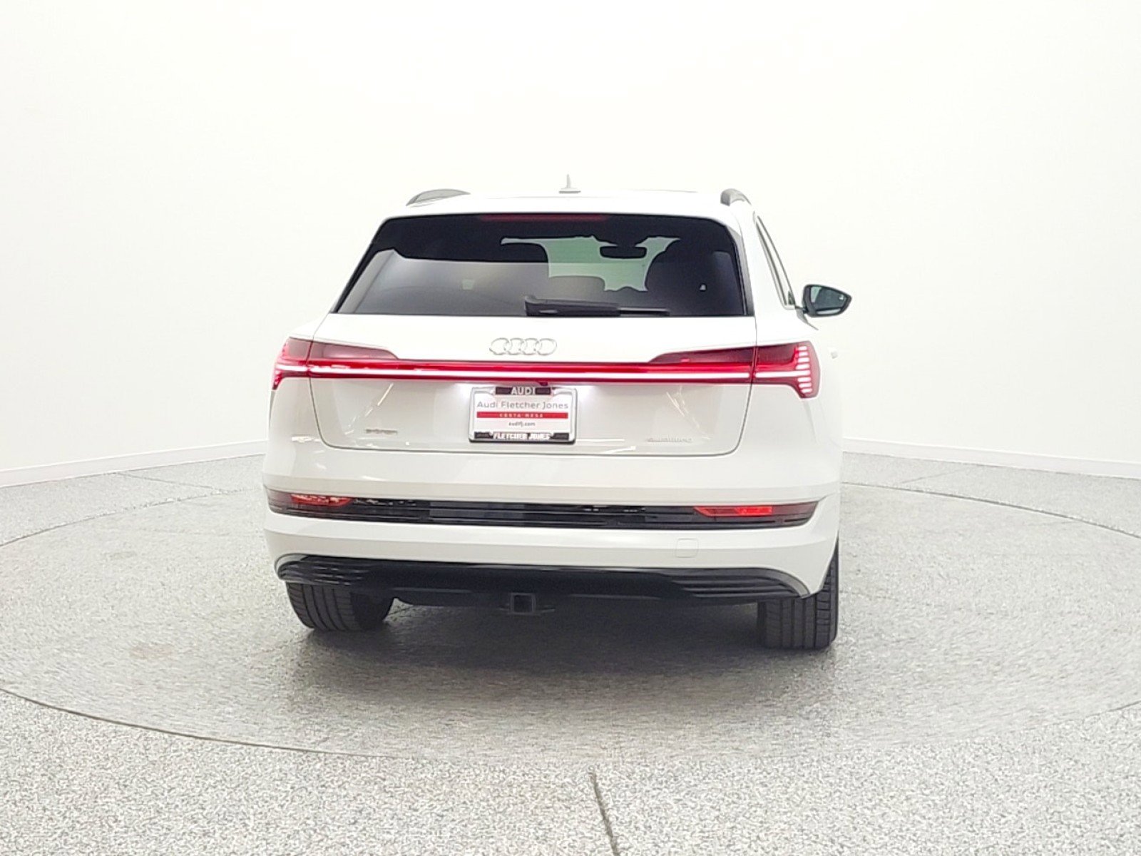 Used 2023 Audi e-tron Premium w/ Convenience Plus Package image 6