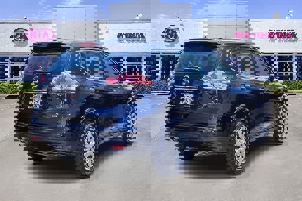 Used 2016 Nissan Rogue S image 4