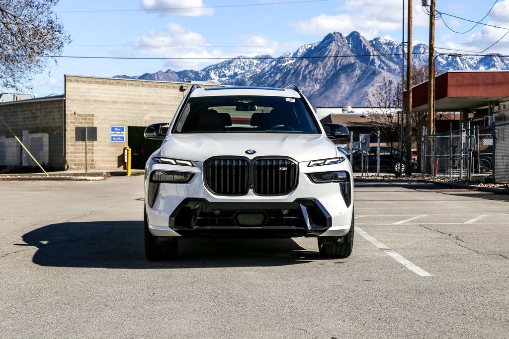 New 2026 BMW X7 M60i image 8