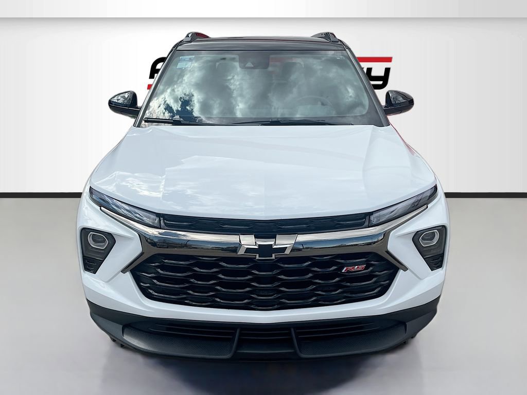 Used 2024 Chevrolet TrailBlazer RS w/ Driver Confidence Package image 2