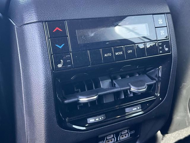 Used 2022 Jeep Grand Cherokee L Limited image 20