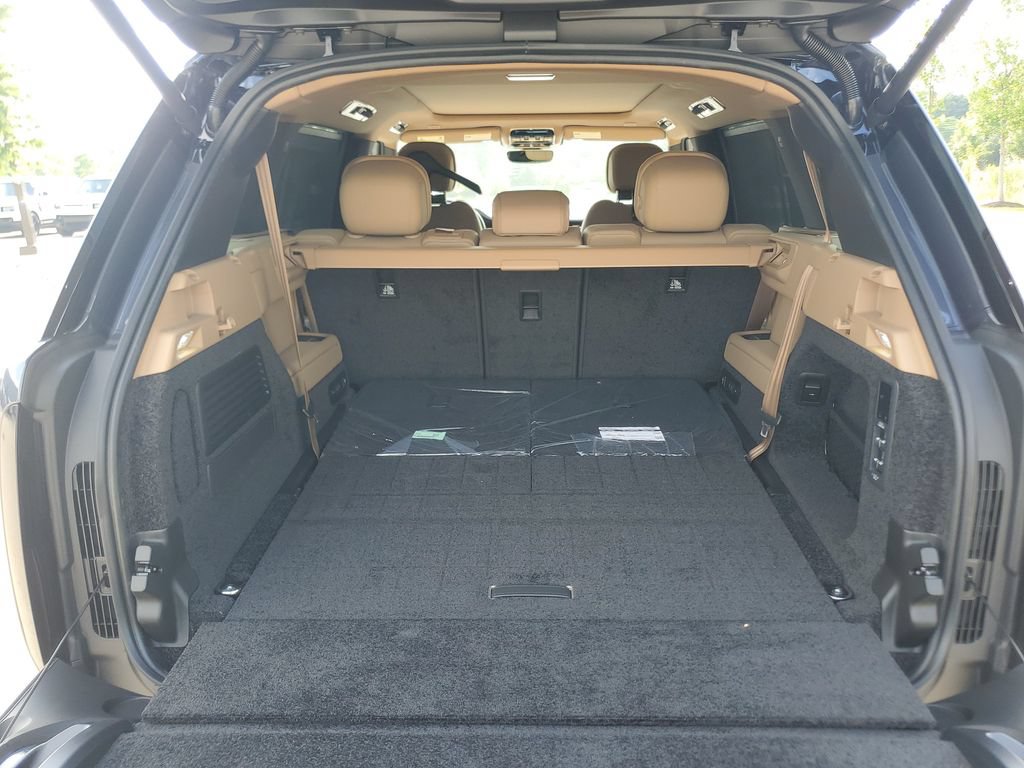 New 2026 Land Rover Range Rover Long Wheelbase SE AWD/4WD image 30