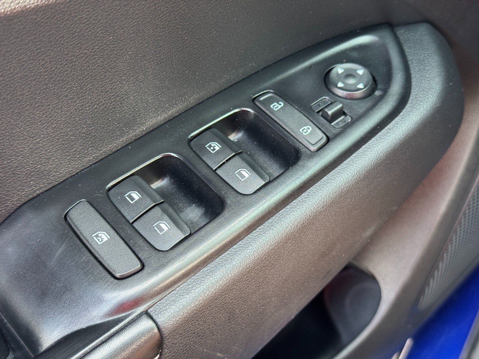 Used 2022 Hyundai Venue Limited w/ Cargo Package image 16