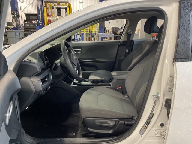Used 2025 Kia K4 LXS image 9