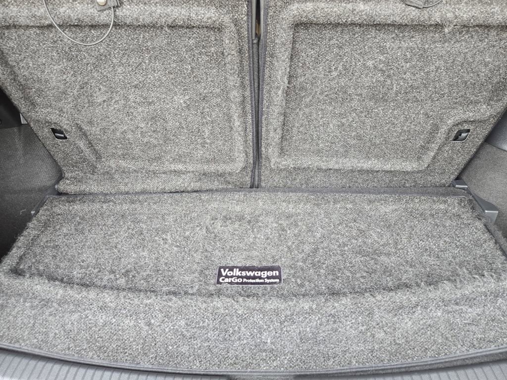 Used 2022 Volkswagen Tiguan SE w/ Panoramic Sunroof Package FWD image 34