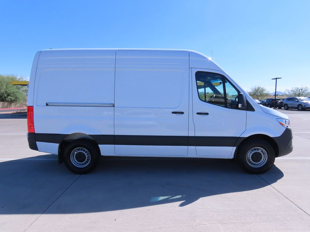 Used 2025 Mercedes-Benz Sprinter 2500 image 4