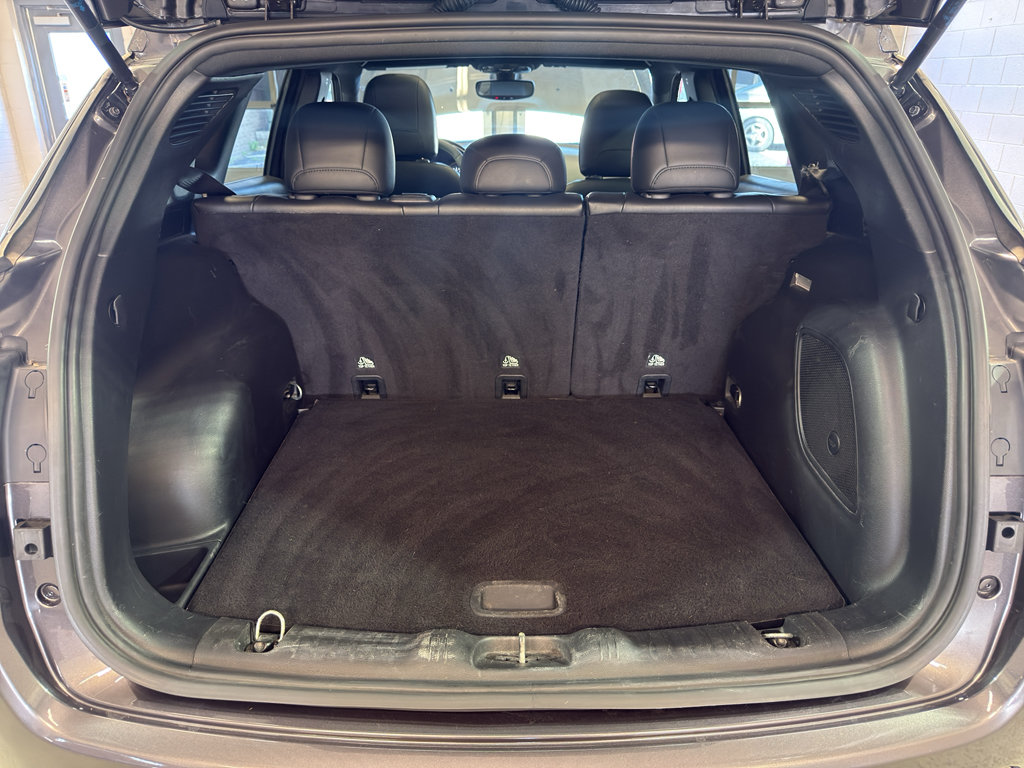 Used 2021 Jeep Compass Latitude w/ Sun and Sound Group AWD/4WD image 33