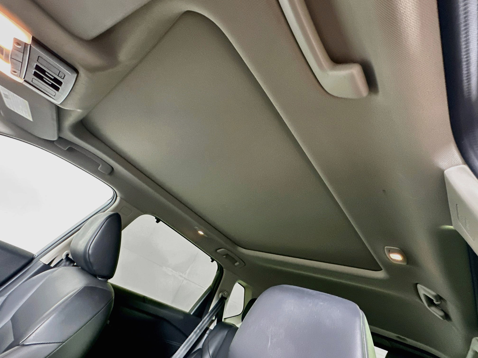 Used 2025 Nissan Rogue SV w/ SV Premium Package FWD image 25