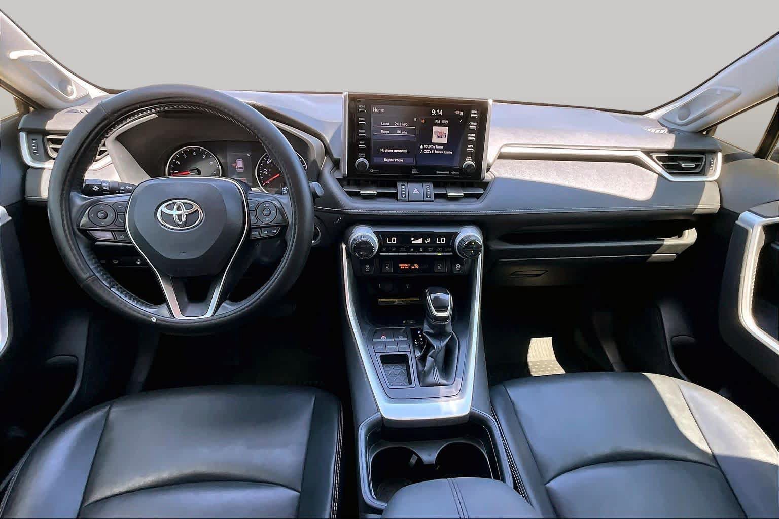 Used 2020 Toyota RAV4 XLE Premium FWD image 15