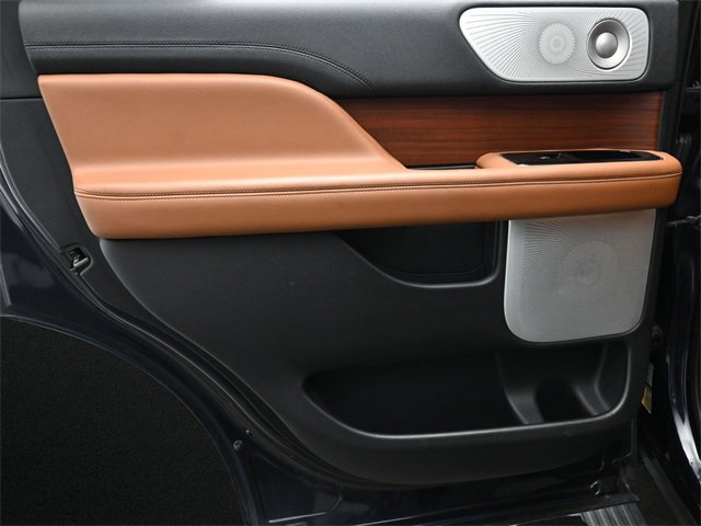 Used 2021 Lincoln Navigator Reserve w/ Luxury Package image 13