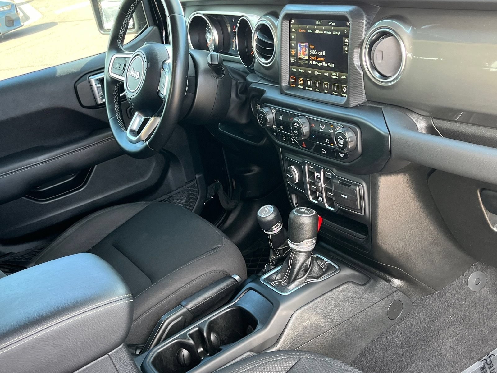 Used 2022 Jeep Gladiator Overland AWD/4WD image 9