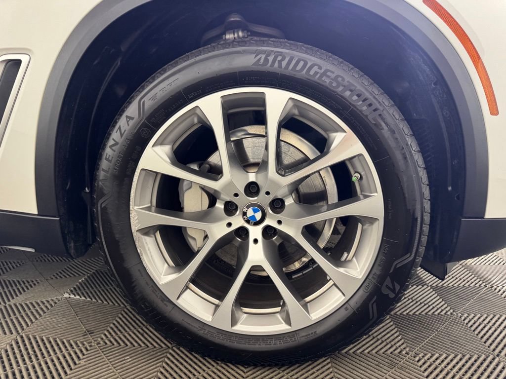 Used 2022 BMW X5 xDrive40i w/ Luxury Seating Package AWD/4WD image 23