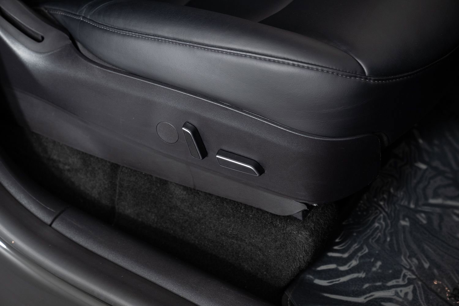 Used 2021 Tesla Model Y Performance image 30