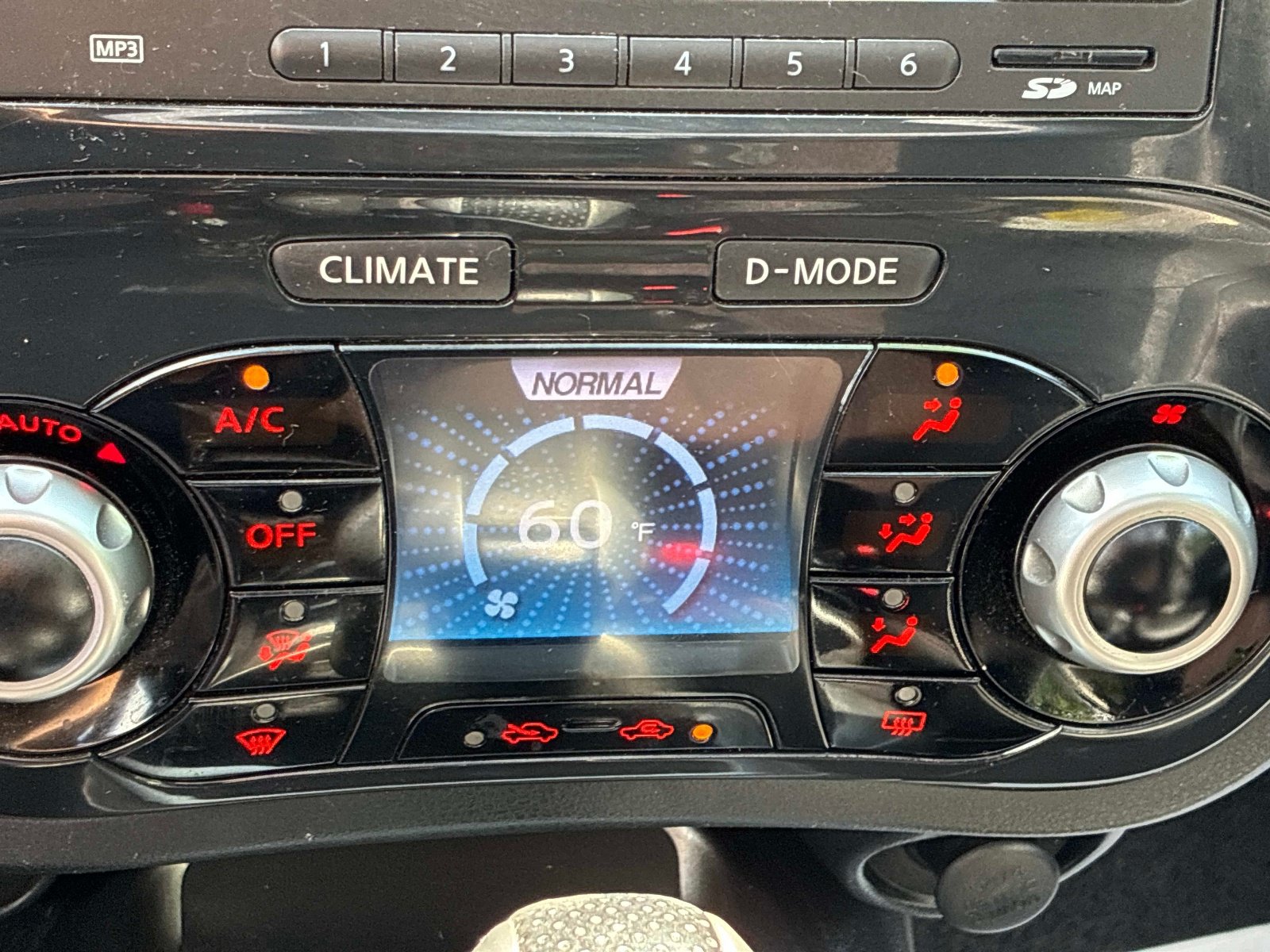 Used 2012 Nissan Juke SL AWD/4WD image 33