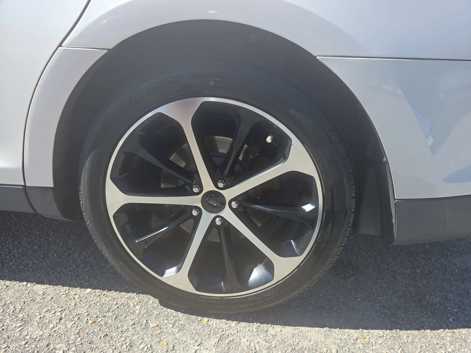 Used 2014 Ford Taurus SEL w/ Equipment Group 201A FWD image 31