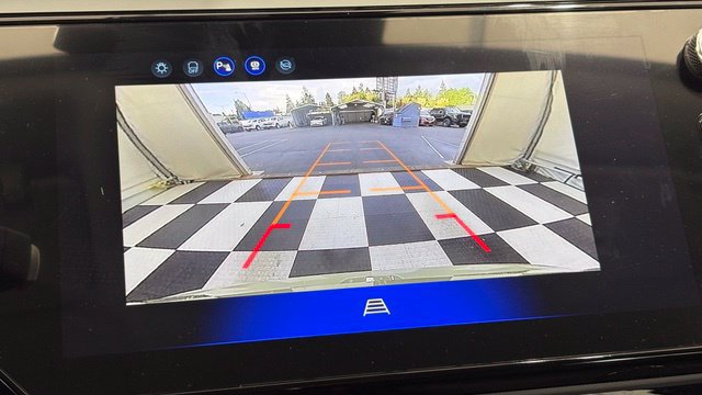 New 2027 Chevrolet Bolt LT w/ Comfort Package FWD image 33