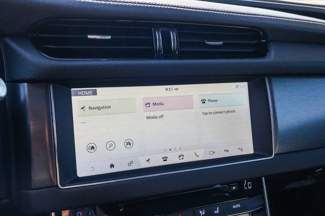 Used 2018 Jaguar XF S image 37