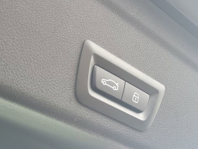 Used 2022 BMW X6 M50i image 9