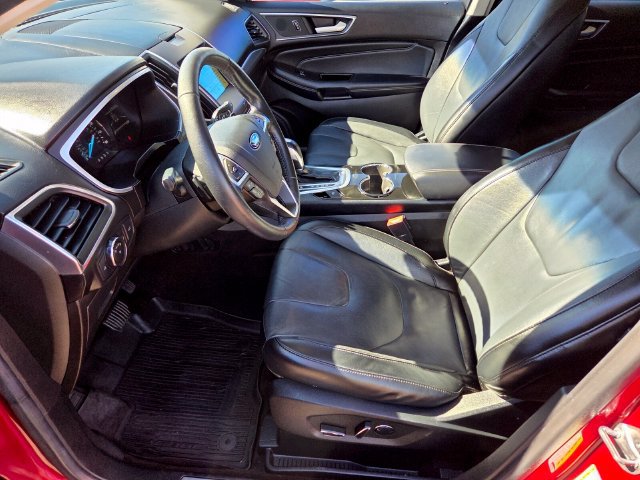 Used 2017 Ford Edge Titanium w/ Technology Package AWD/4WD image 10