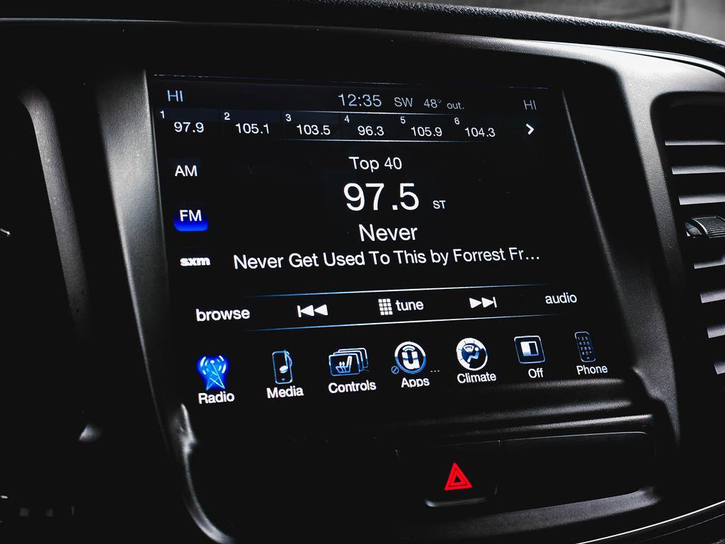 Used 2017 Chrysler 200 Limited Platinum w/ Comfort & Convenience Group image 26