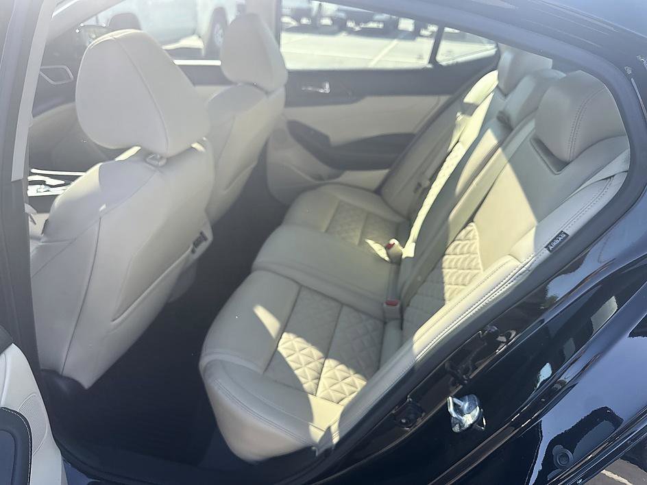 Certified 2022 Nissan Maxima Platinum w/ Sport Mat Group FWD image 11