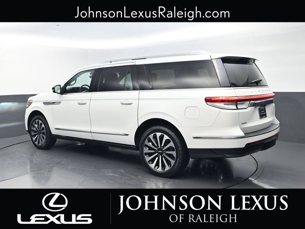Used 2023 Lincoln Navigator L Reserve AWD/4WD image 7