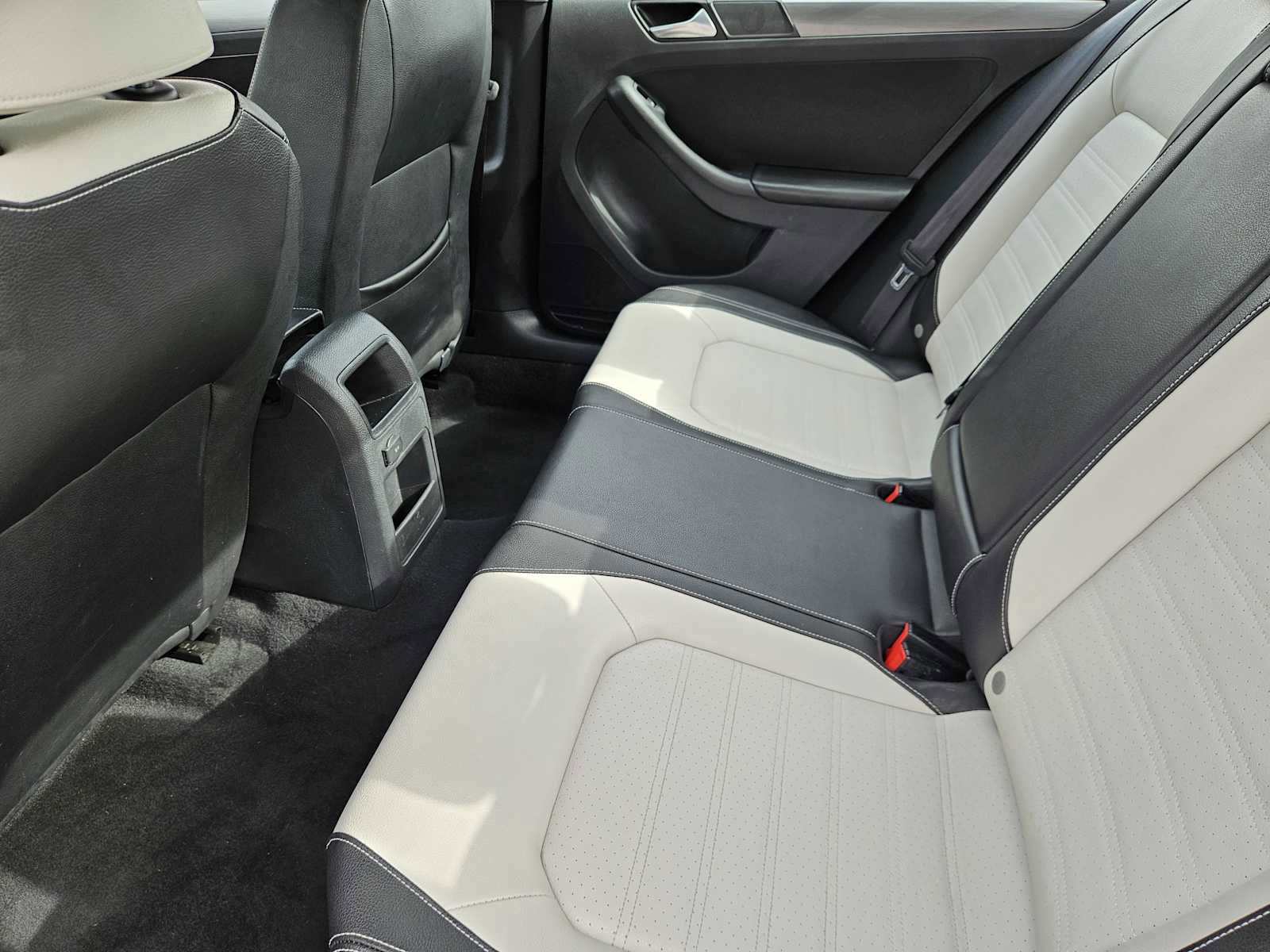 Used 2016 Volkswagen Jetta Sport image 28