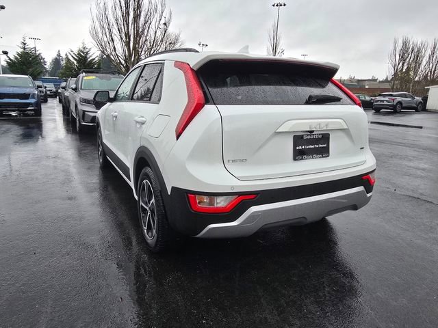 Certified 2023 Kia Niro EX image 3
