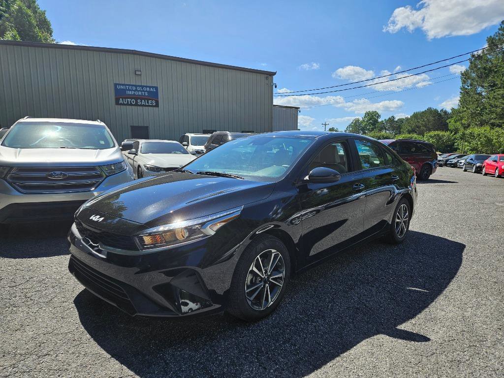 Used 2023 Kia Forte LXS image 1