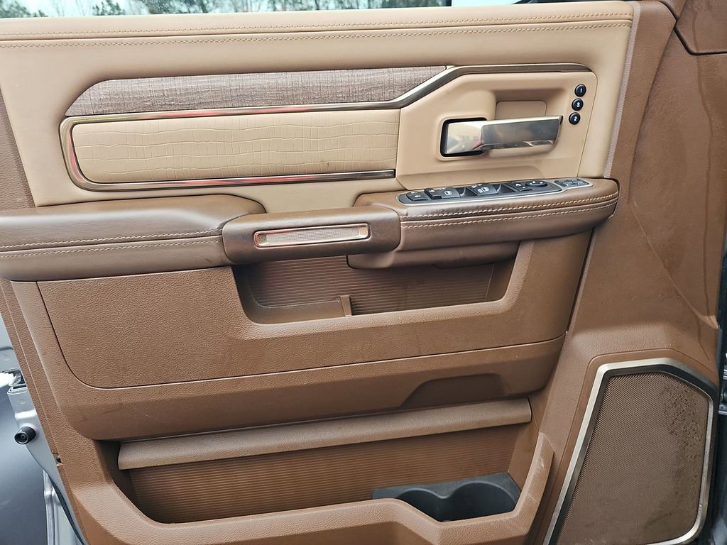Used 2023 RAM 3500 Limited image 11