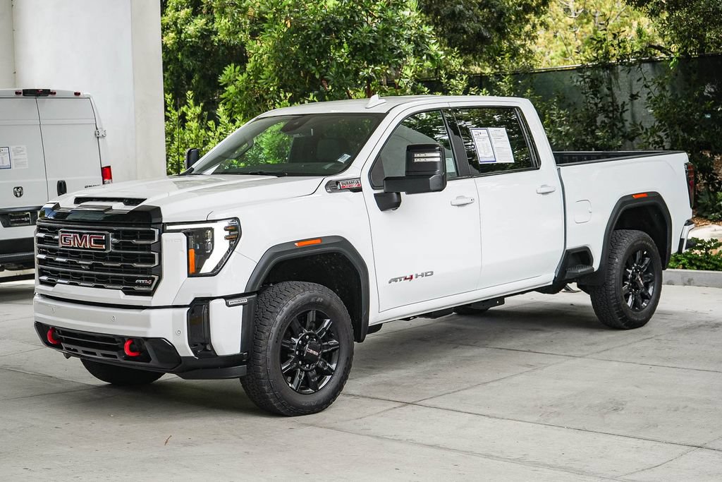 Used 2026 GMC Sierra 2500 AT4 AWD/4WD image 3
