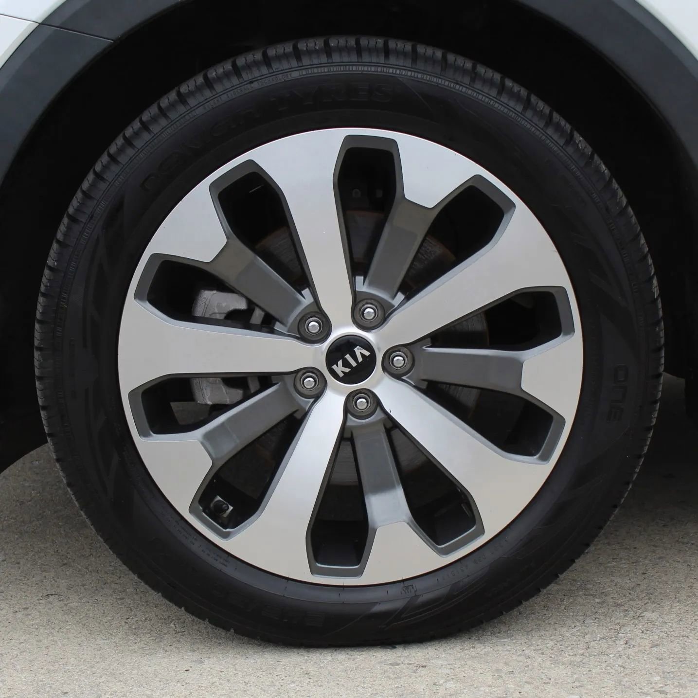 Used 2021 Kia Telluride EX w/ EX Premium Package image 9