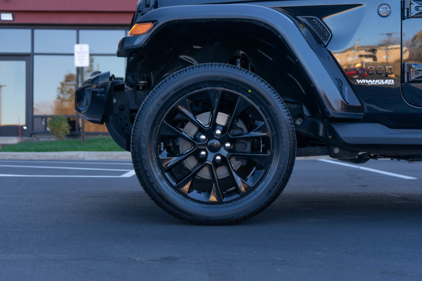 Used 2022 Jeep Wrangler Unlimited Sahara image 9