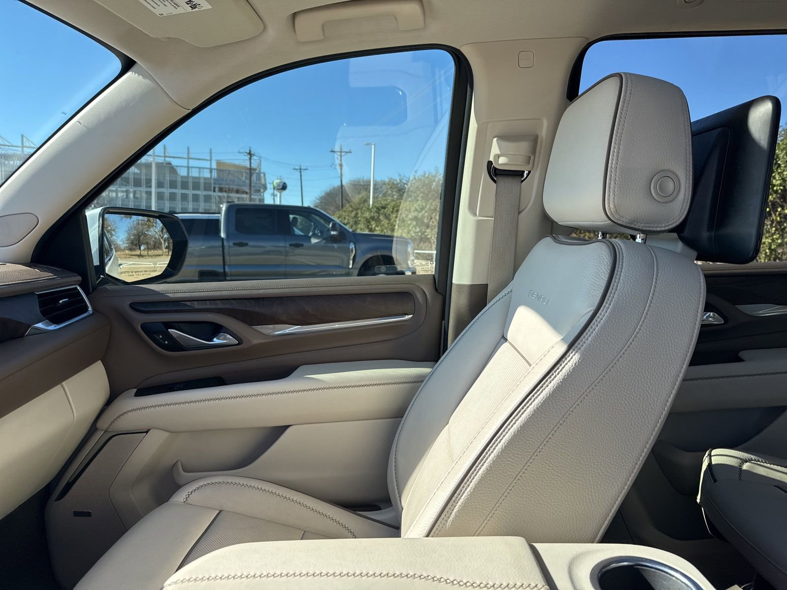 Used 2021 GMC Yukon Denali w/ Denali Ultimate Package image 21