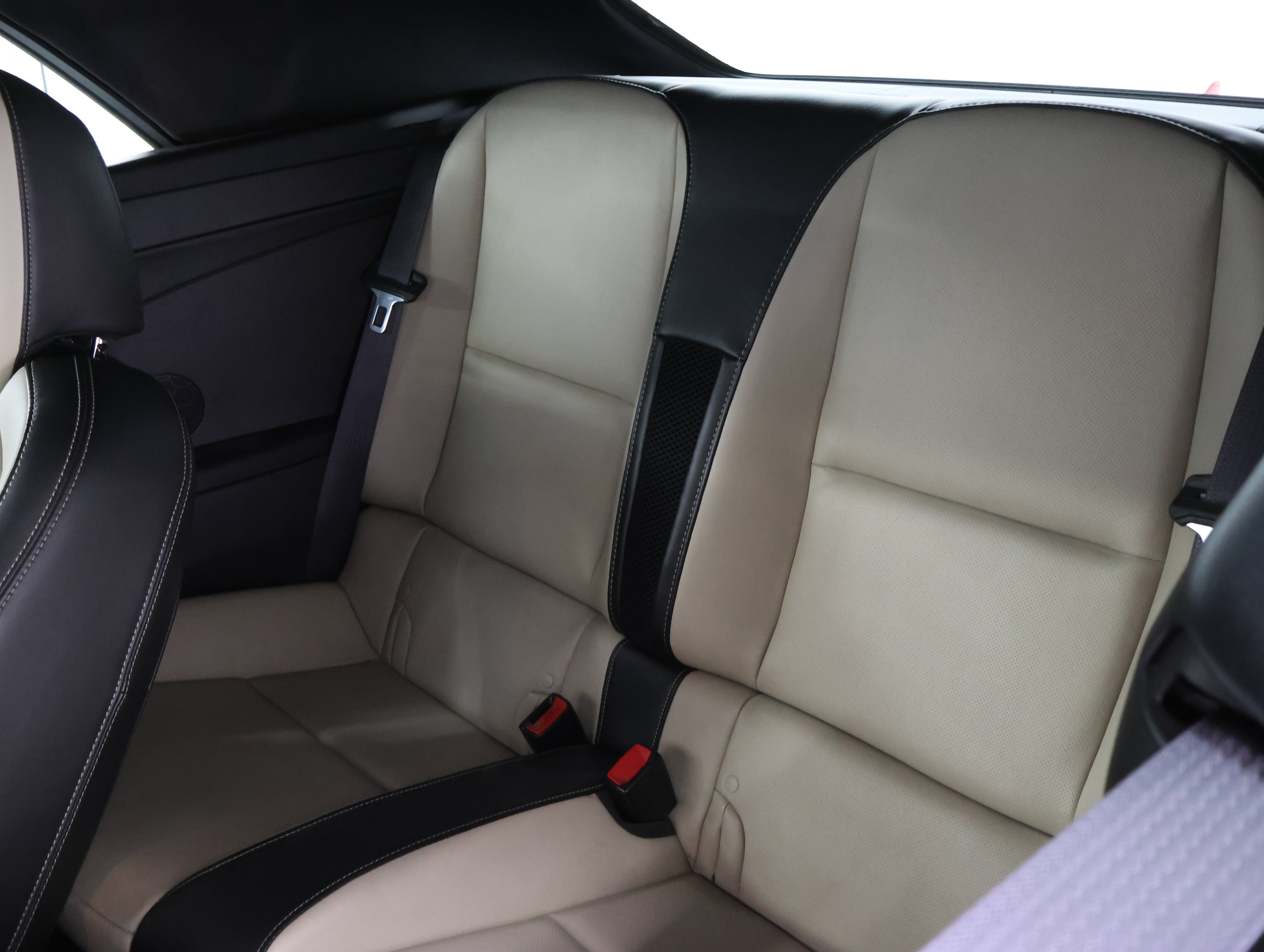 Used 2014 Chevrolet Camaro SS w/ RS Package RWD image 9