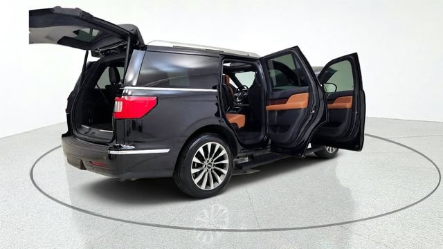 Used 2021 Lincoln Navigator Reserve AWD/4WD image 18
