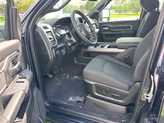 New 2027 RAM 2500 Big Horn AWD/4WD image 9