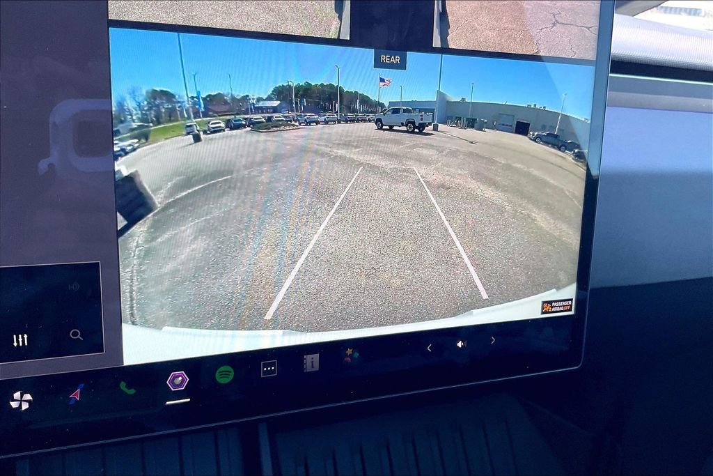 Used 2025 Tesla Cybertruck AWD Crew Cab image 21