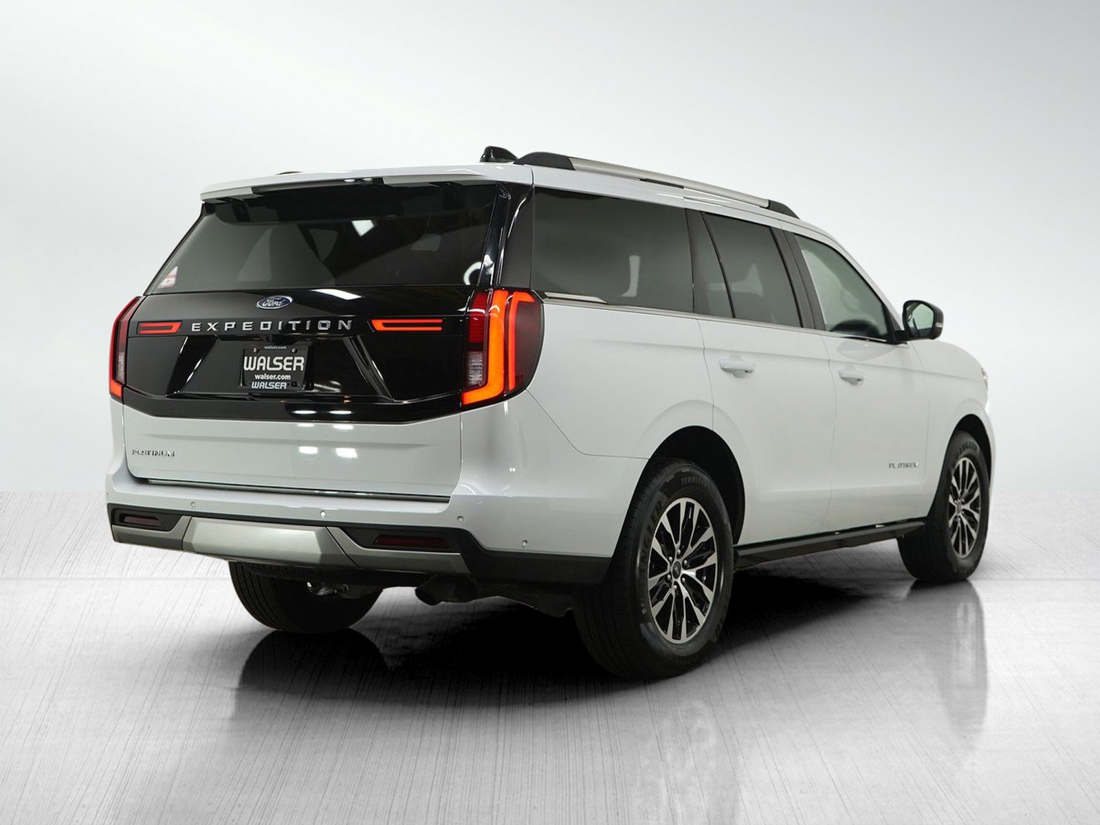 Used 2025 Ford Expedition Platinum AWD/4WD image 6
