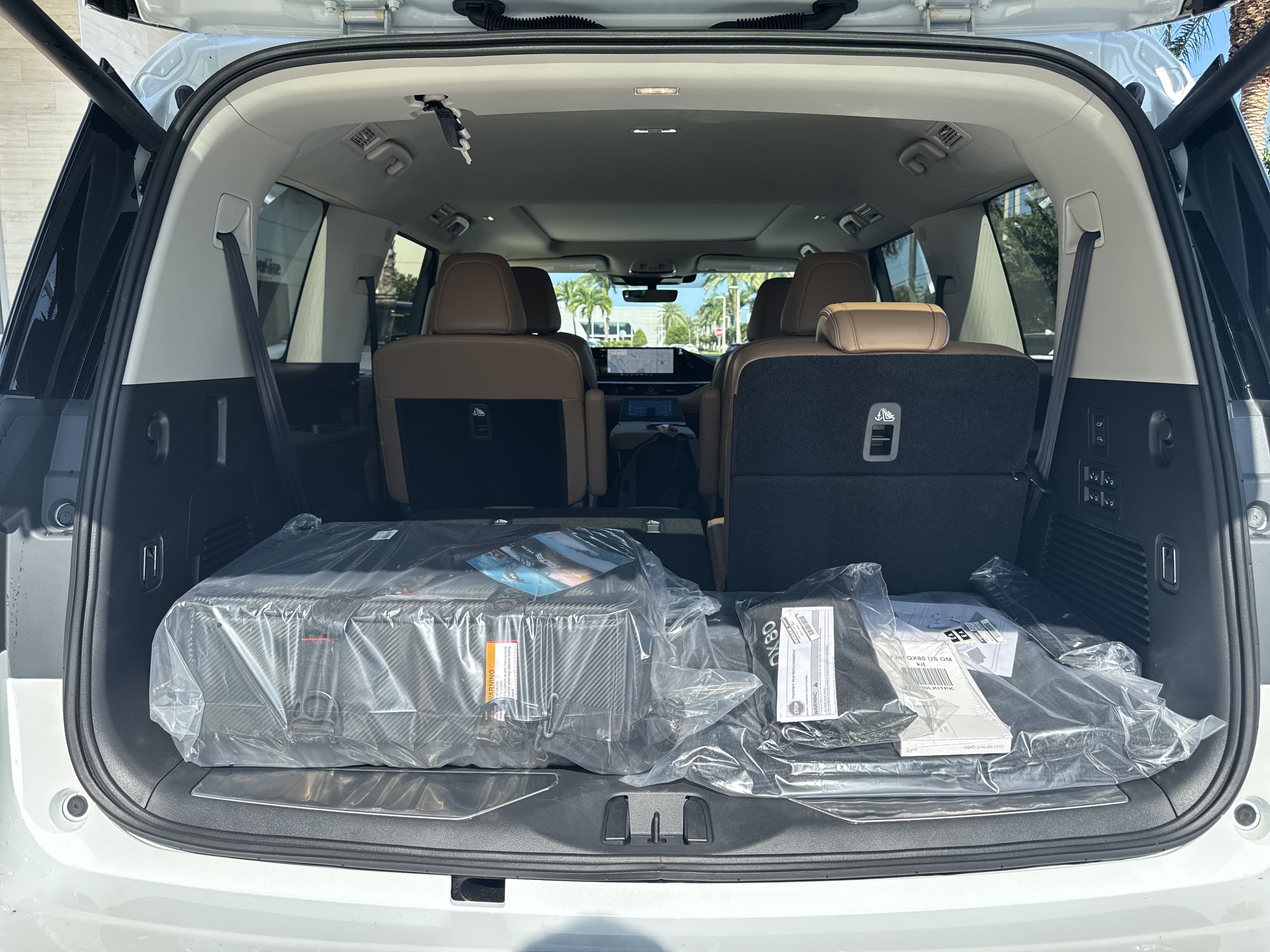 New 2027 INFINITI QX80 Luxe w/ Cargo Package RWD image 6