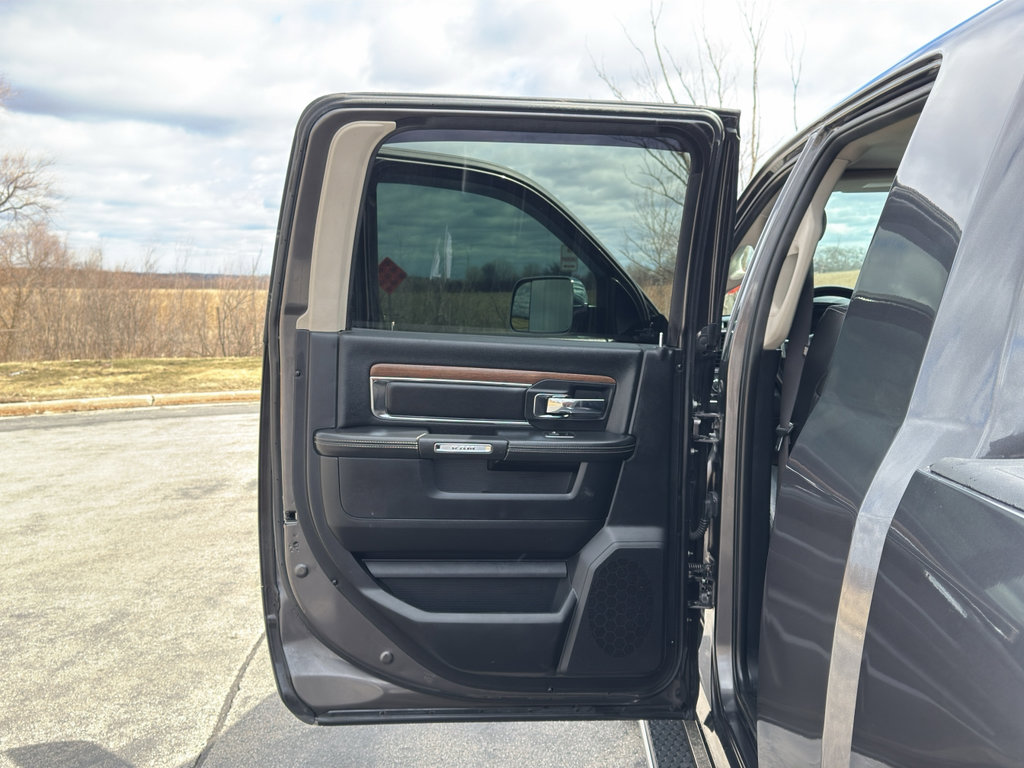Used 2015 RAM 3500 Laramie image 38