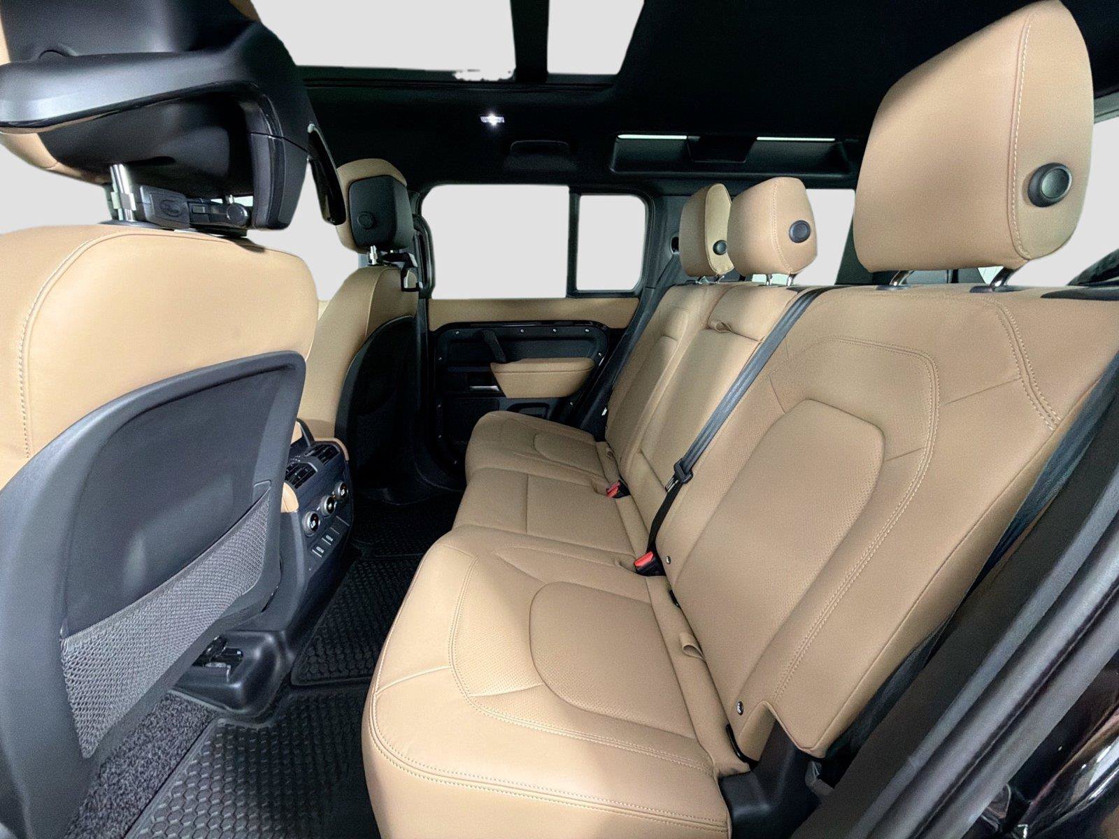 Certified 2026 Land Rover Defender 110 X-Dynamic SE AWD/4WD image 26