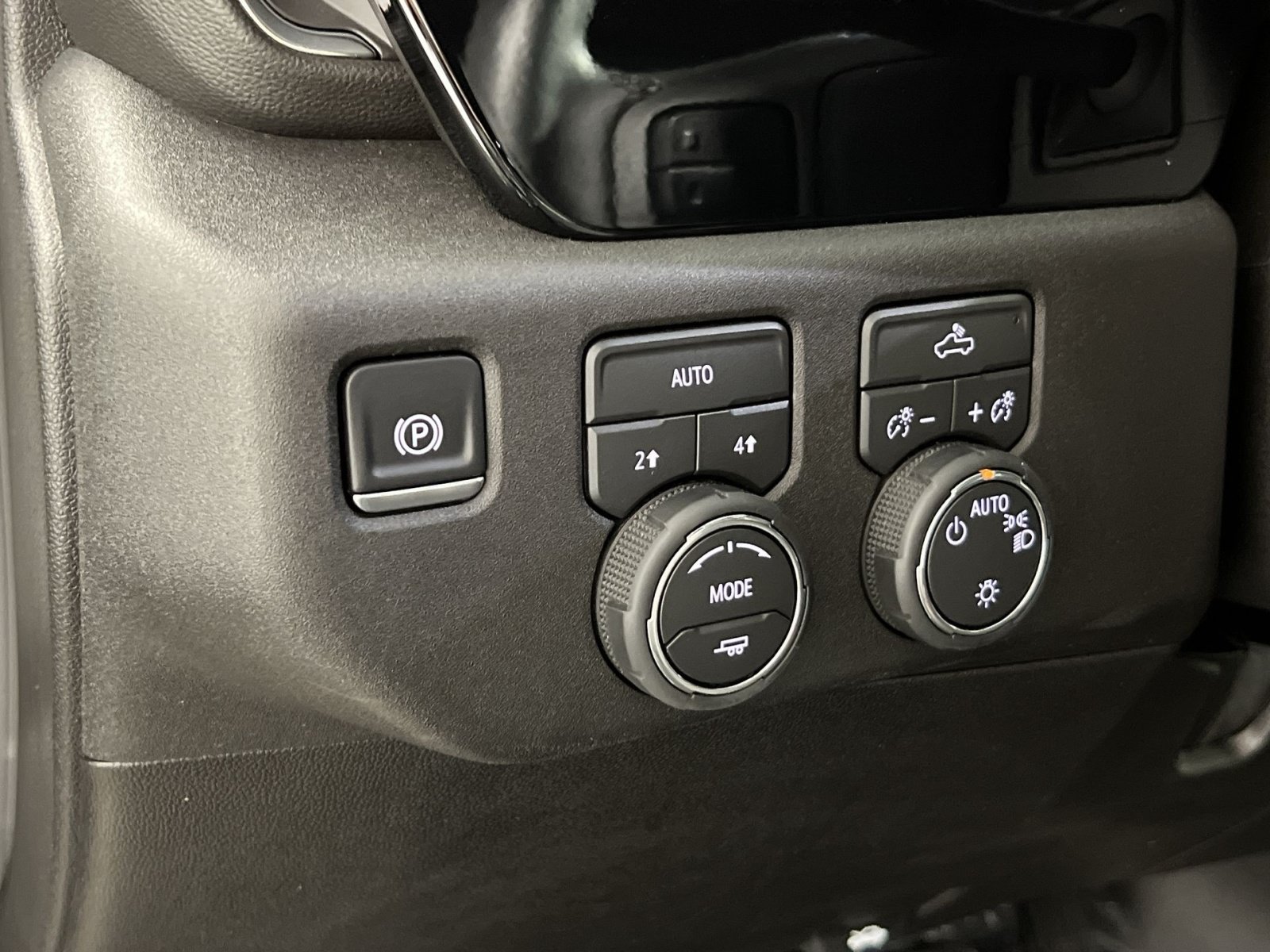 Used 2026 Chevrolet Silverado 1500 LT AWD/4WD image 31