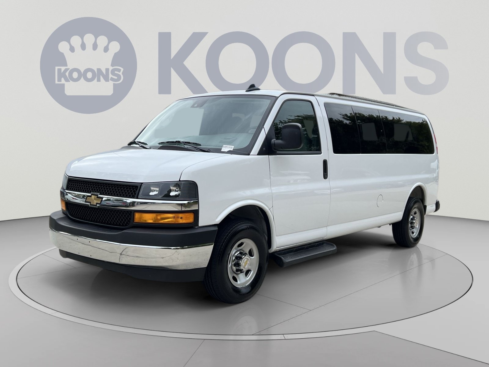 Used 2025 Chevrolet Express 3500 LT w/ LT Preferred Equipment Group RWD image 1