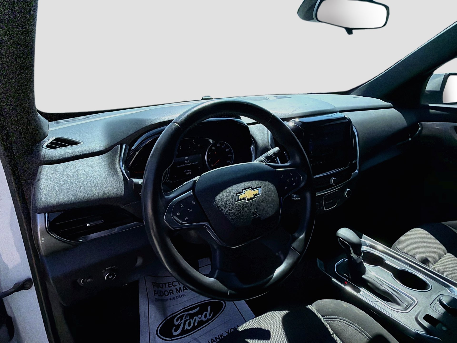 Used 2022 Chevrolet Traverse LT FWD image 13
